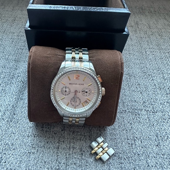 MICHAEL Michael Kors Jewelry - Michael Kors MK-5098 Watch Silver Dial Two Tine Stainless Steel  Chrono